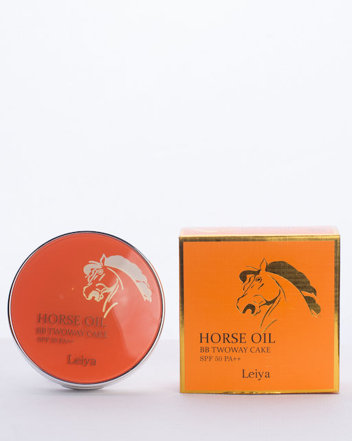 Пудра компактная c лошадиным маслом для сухой кожи, с солнцезащитным фактором, с запасным блоком Leiya SPF50 PA+++, 13 